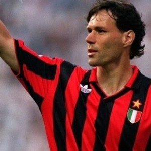 半岛体育-米兰前队医：大家都反对范巴斯滕手术，古利特被狗咬后和我开玩笑